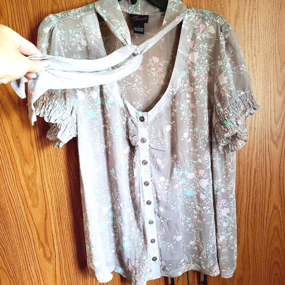 Torrid Plus 1 1X Grey Floral Tie Neck Blouse Top Shirt Career Work - Picture 4 of 5